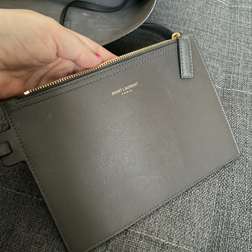 YSL Yves Saint Laurent grey tote with pouch - Picture 8 of 16